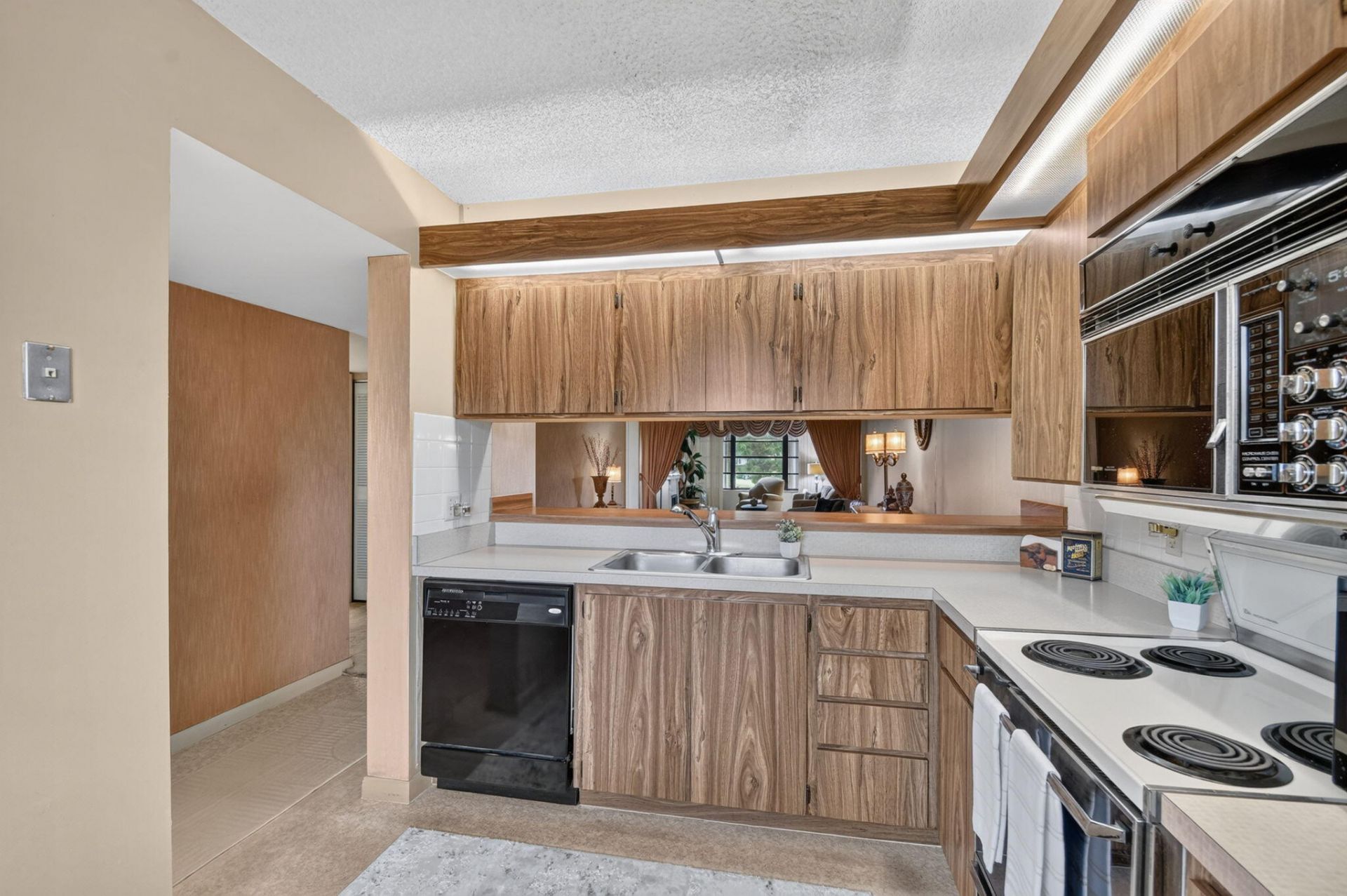 3525 Village Boulevard, Unit 205, West Palm Beach, FL 33409 Photo