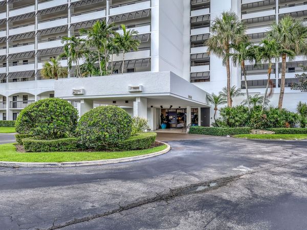 356 Golfview Road, Unit 403, North Palm Beach, FL 33408