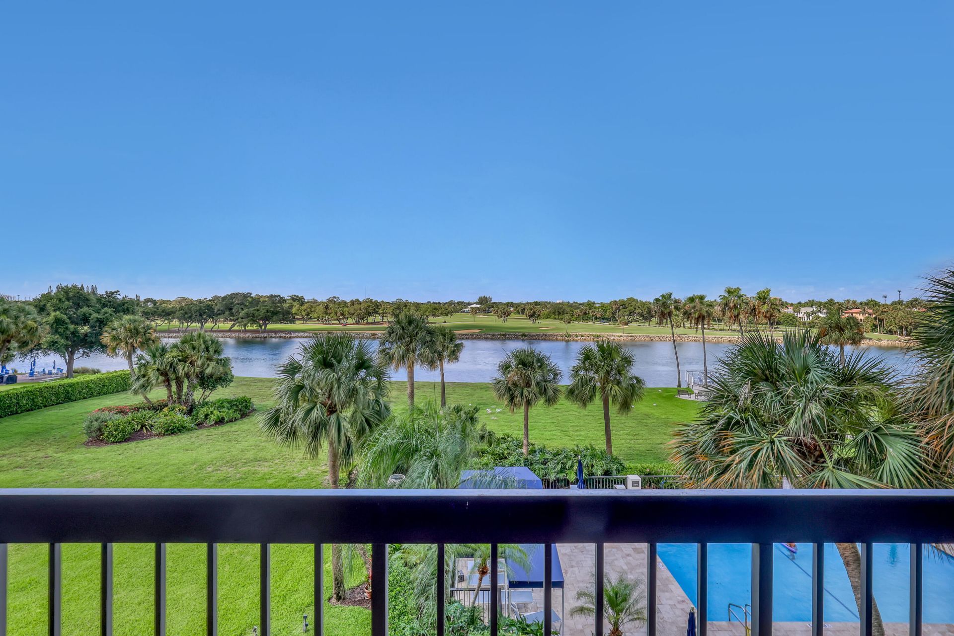 356 Golfview Road, Unit 403, North Palm Beach, FL 33408 Photo