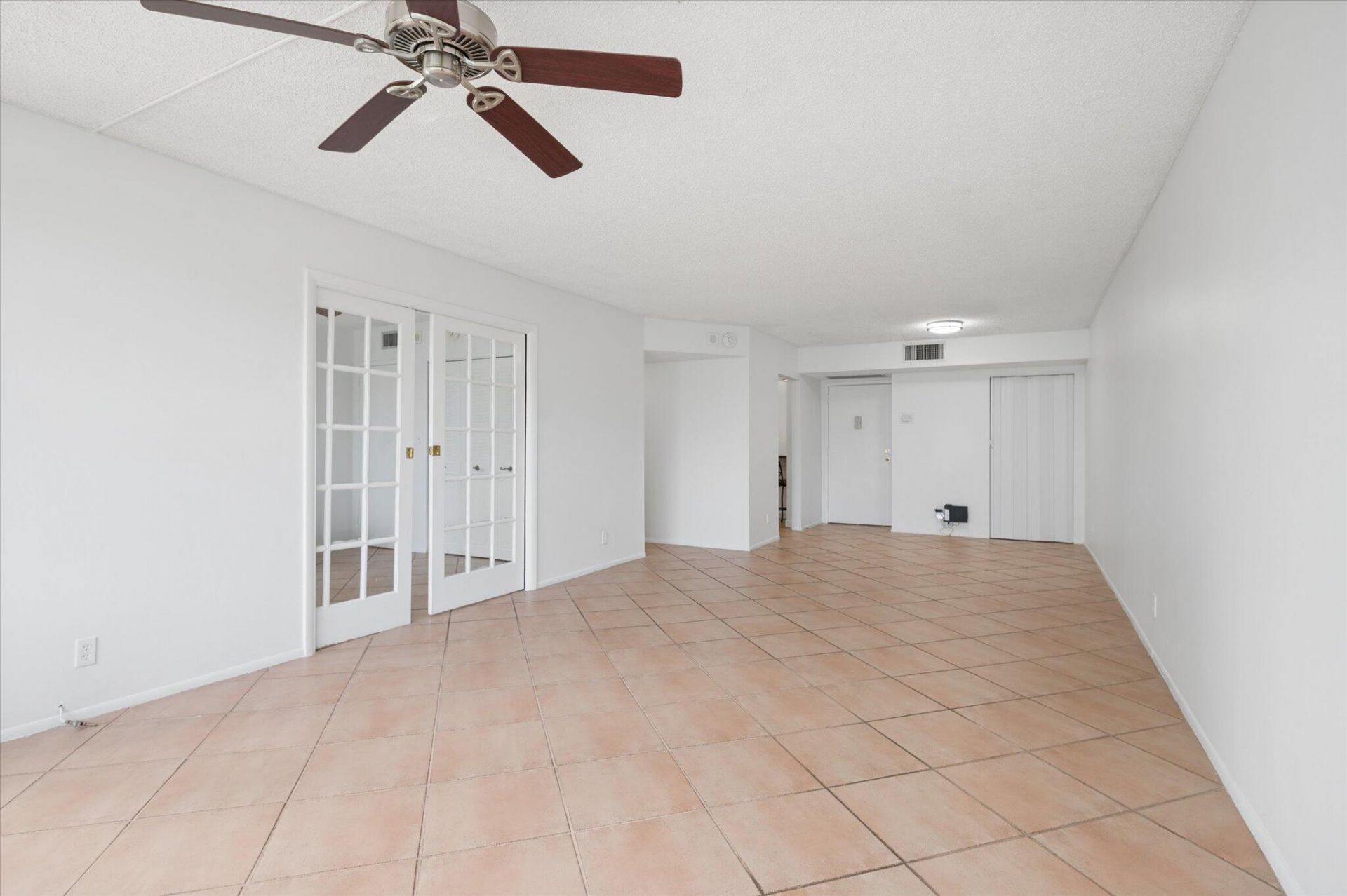 1170 N Federal Highway, Unit 309, Fort Lauderdale, FL 33304 Photo