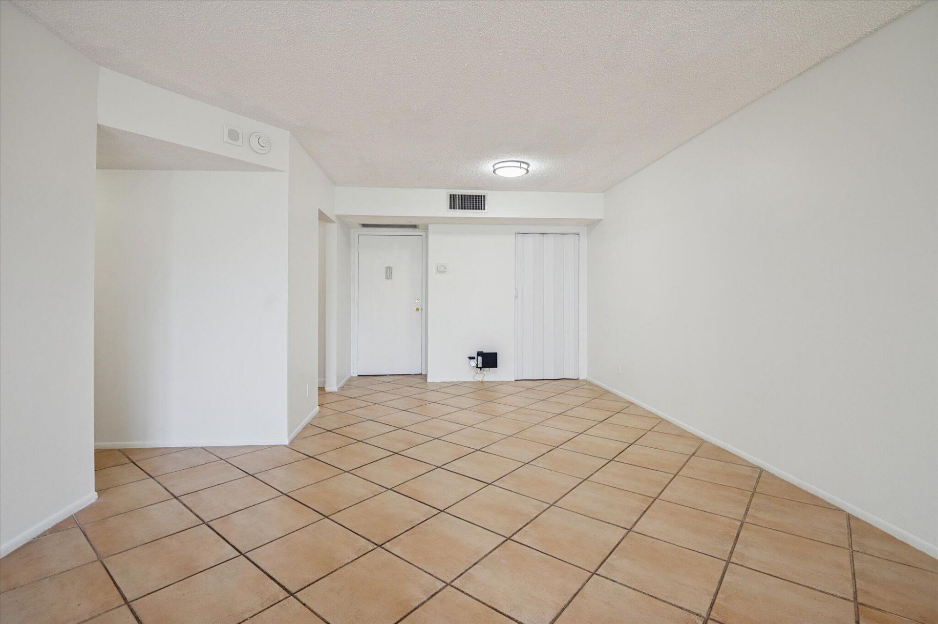 1170 N Federal Highway, Unit 309, Fort Lauderdale, FL 33304 Photo