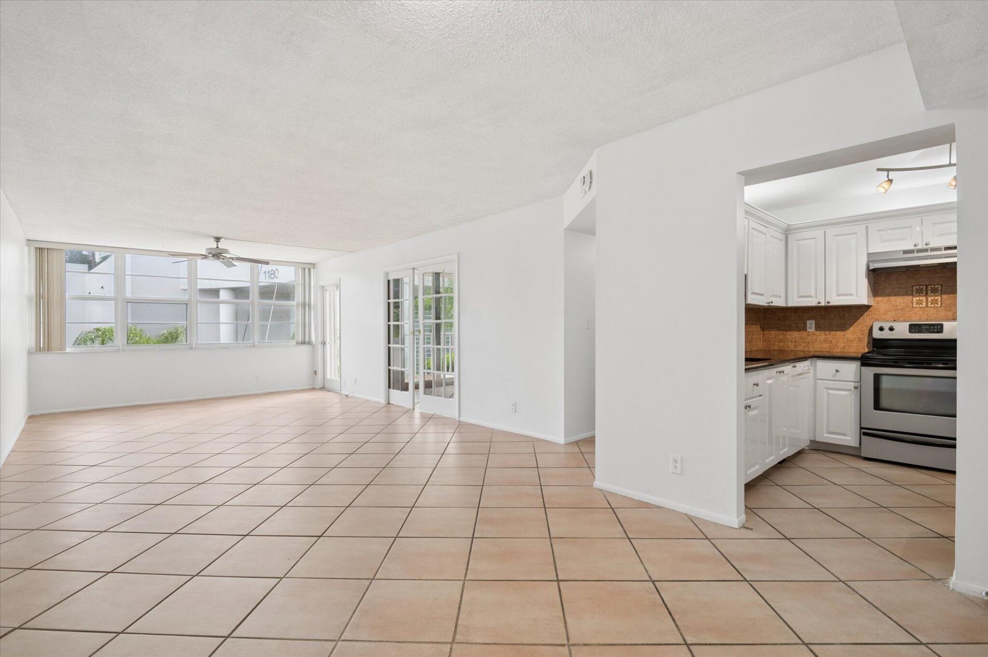 1170 N Federal Highway, Unit 309, Fort Lauderdale, FL 33304 Photo