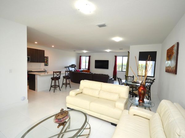 15743 SW 136th Terrace SW, Miami, FL 33196
