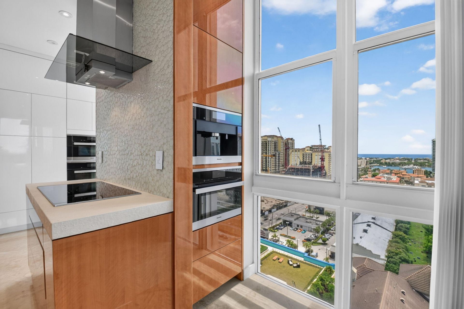 550 Okeechobee Boulevard, Unit Lph-23, West Palm Beach, FL 33401 Photo