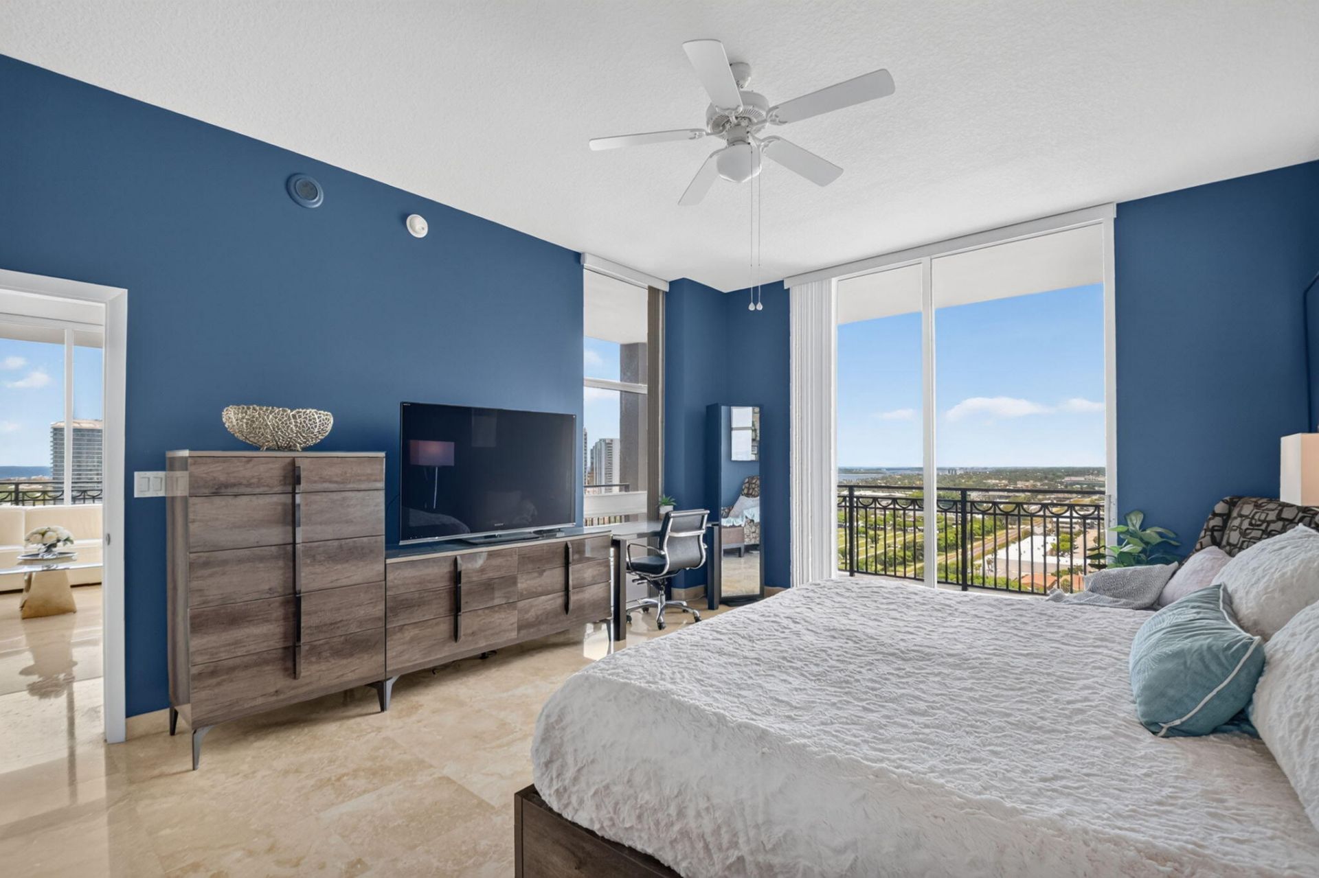 550 Okeechobee Boulevard, Unit Lph-23, West Palm Beach, FL 33401 Photo
