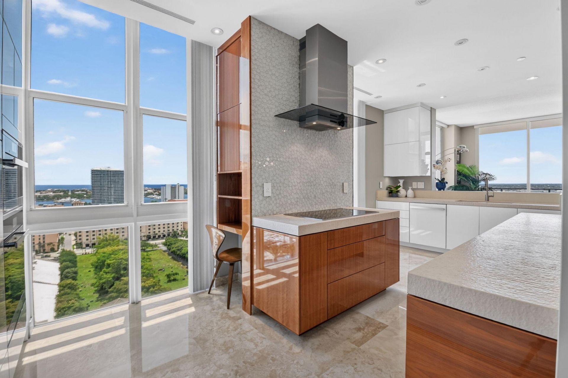 550 Okeechobee Boulevard, Unit Lph-23, West Palm Beach, FL 33401 Photo