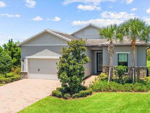 415 SE Crathes Street SE, Port St. Lucie, FL 34984
