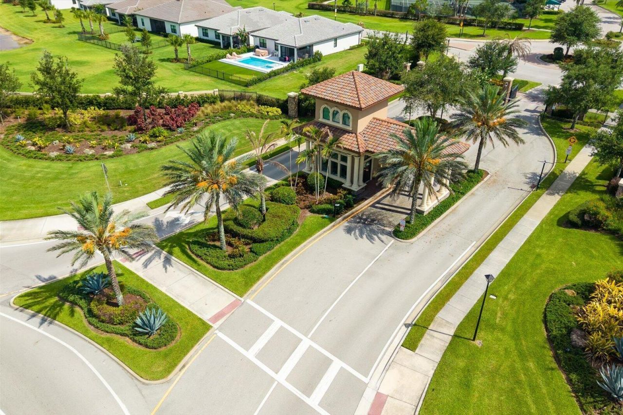 415 SE Crathes Street Se, Port Saint Lucie, FL 34984 Photo