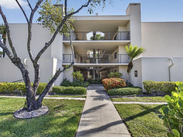 5340 Las Verdes Circle, Unit 307, Delray Beach, FL 33484