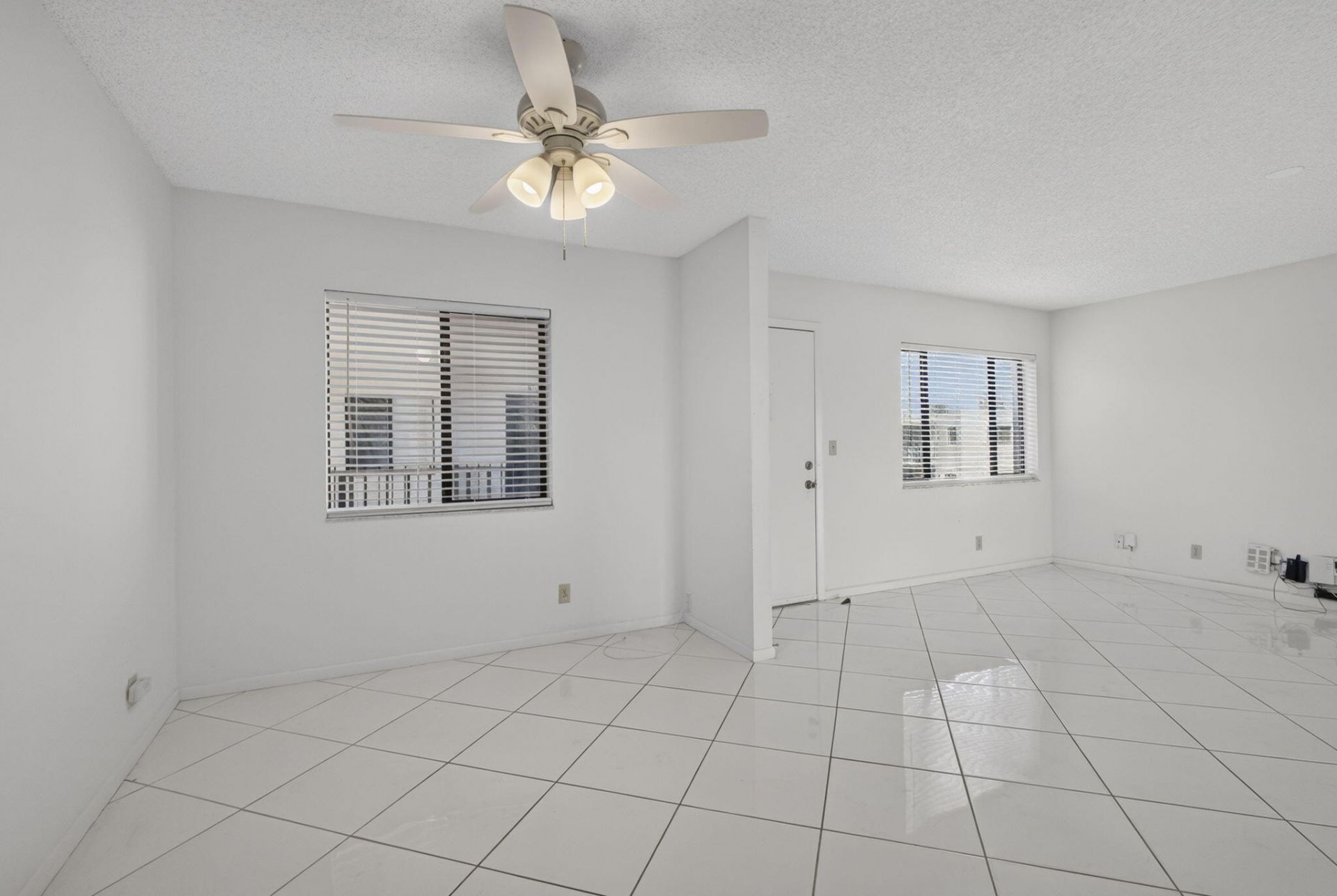 5340 Las Verdes Circle, Unit 307, Delray Beach, FL 33484 Photo