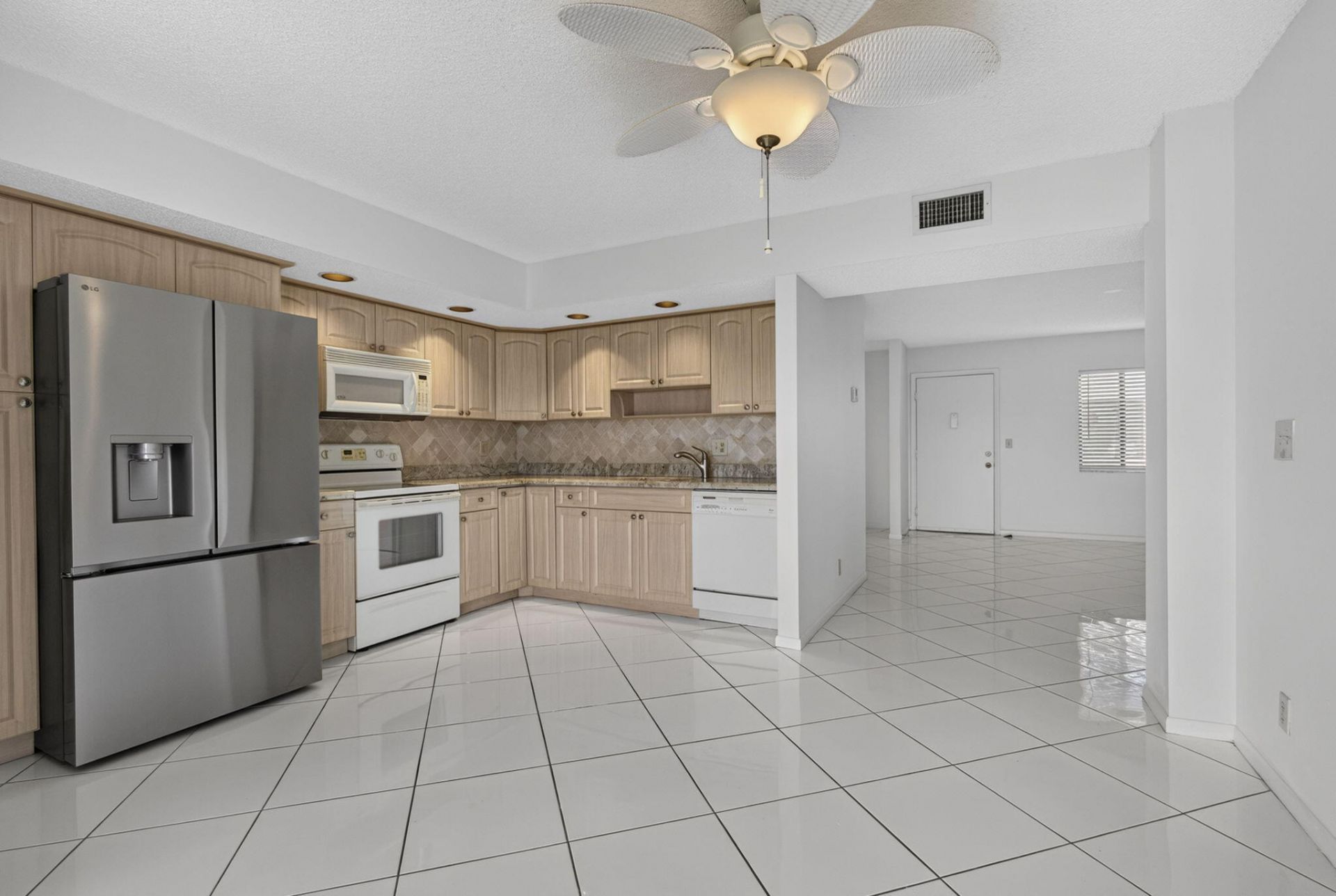 5340 Las Verdes Circle, Unit 307, Delray Beach, FL 33484 Photo