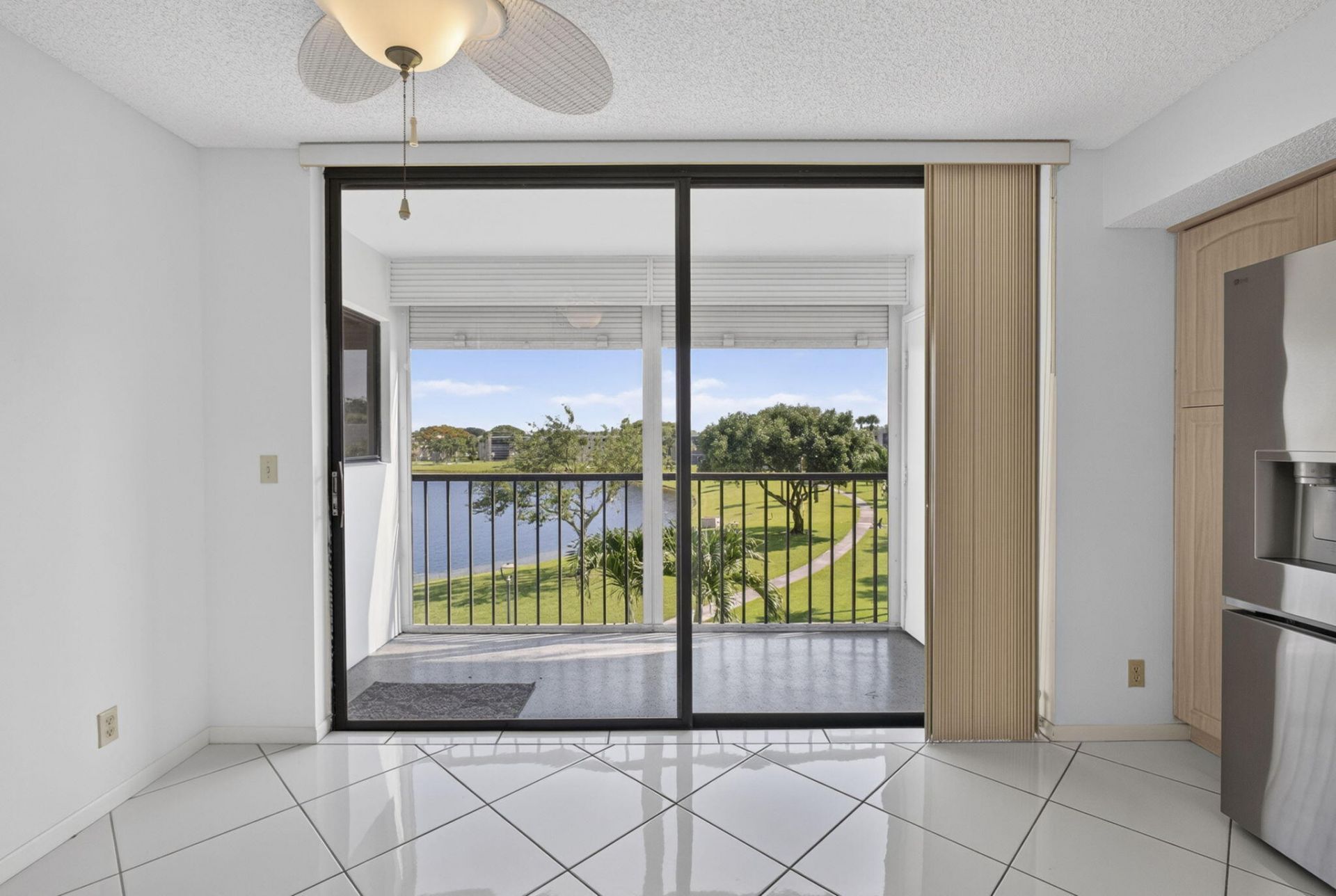 5340 Las Verdes Circle, Unit 307, Delray Beach, FL 33484 Photo