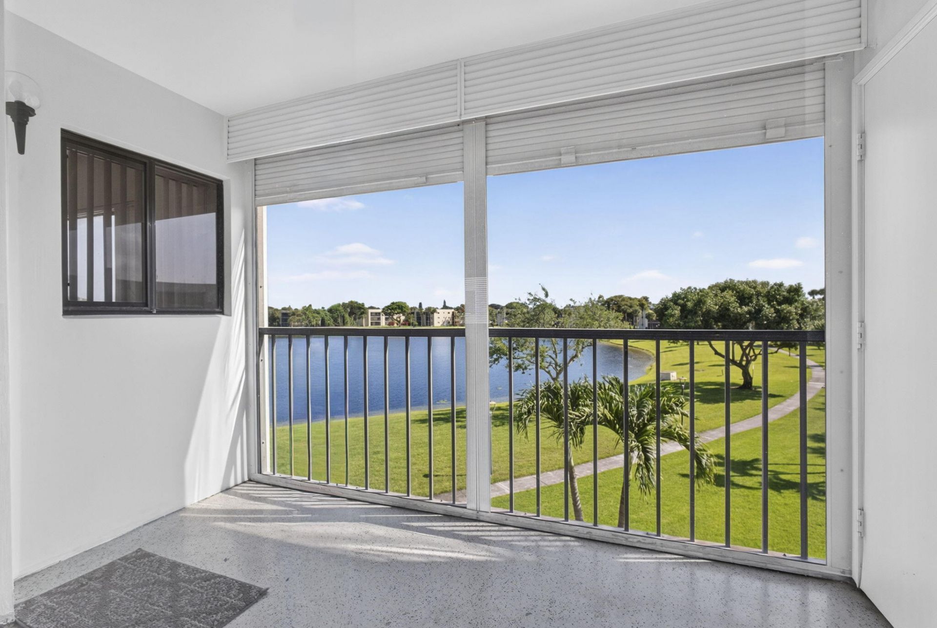 5340 Las Verdes Circle, Unit 307, Delray Beach, FL 33484 Photo
