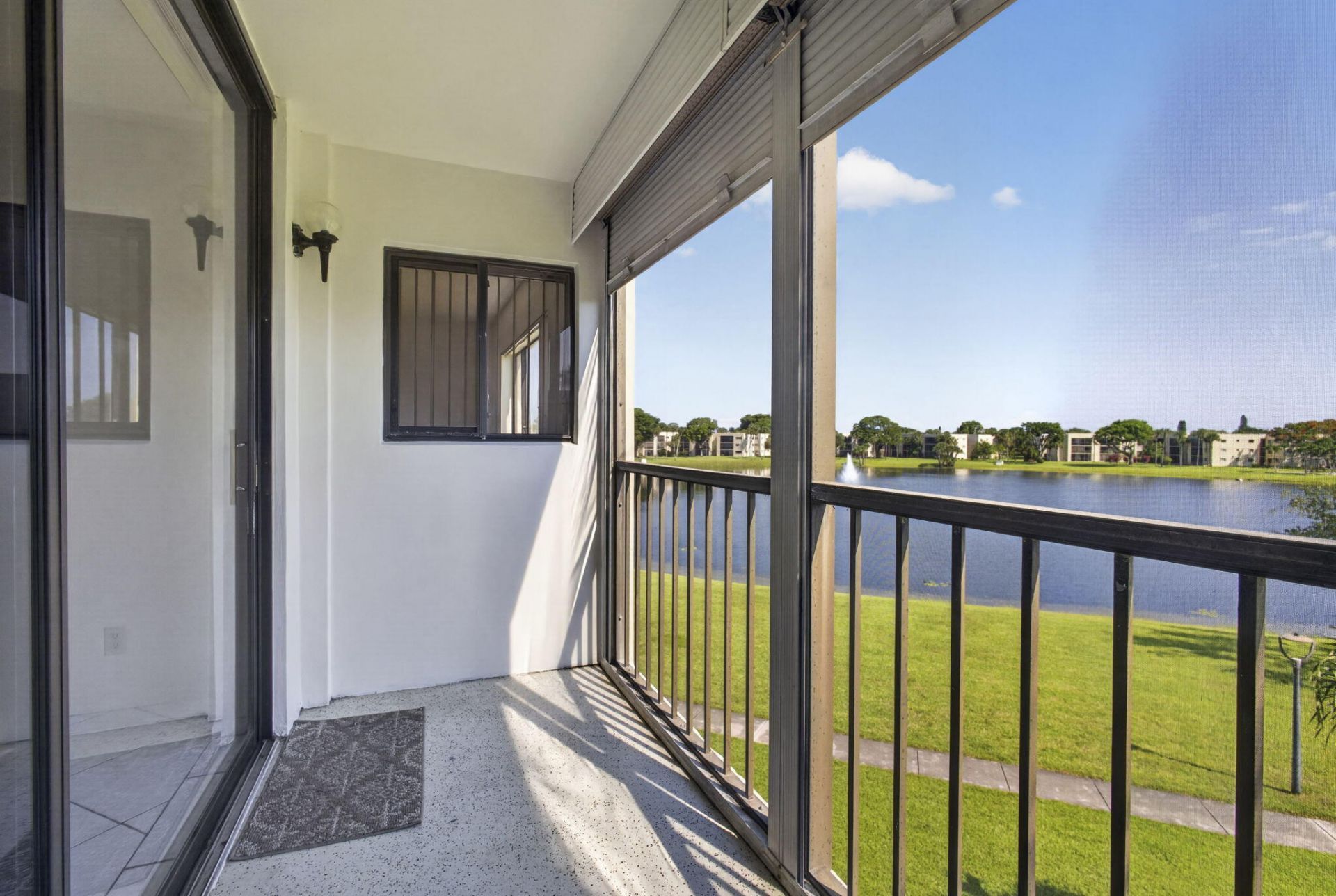 5340 Las Verdes Circle, Unit 307, Delray Beach, FL 33484 Photo