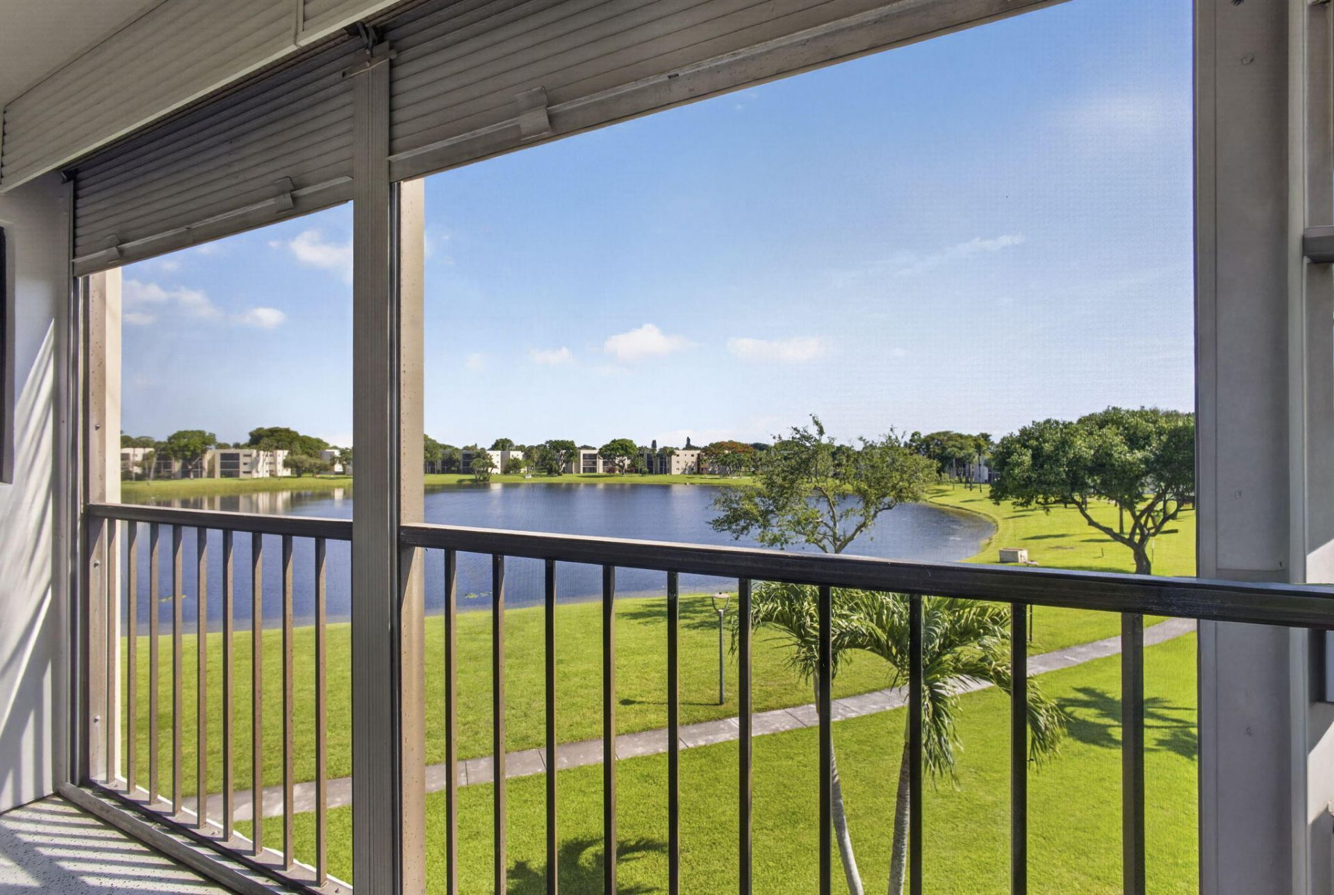 5340 Las Verdes Circle, Unit 307, Delray Beach, FL 33484 Photo