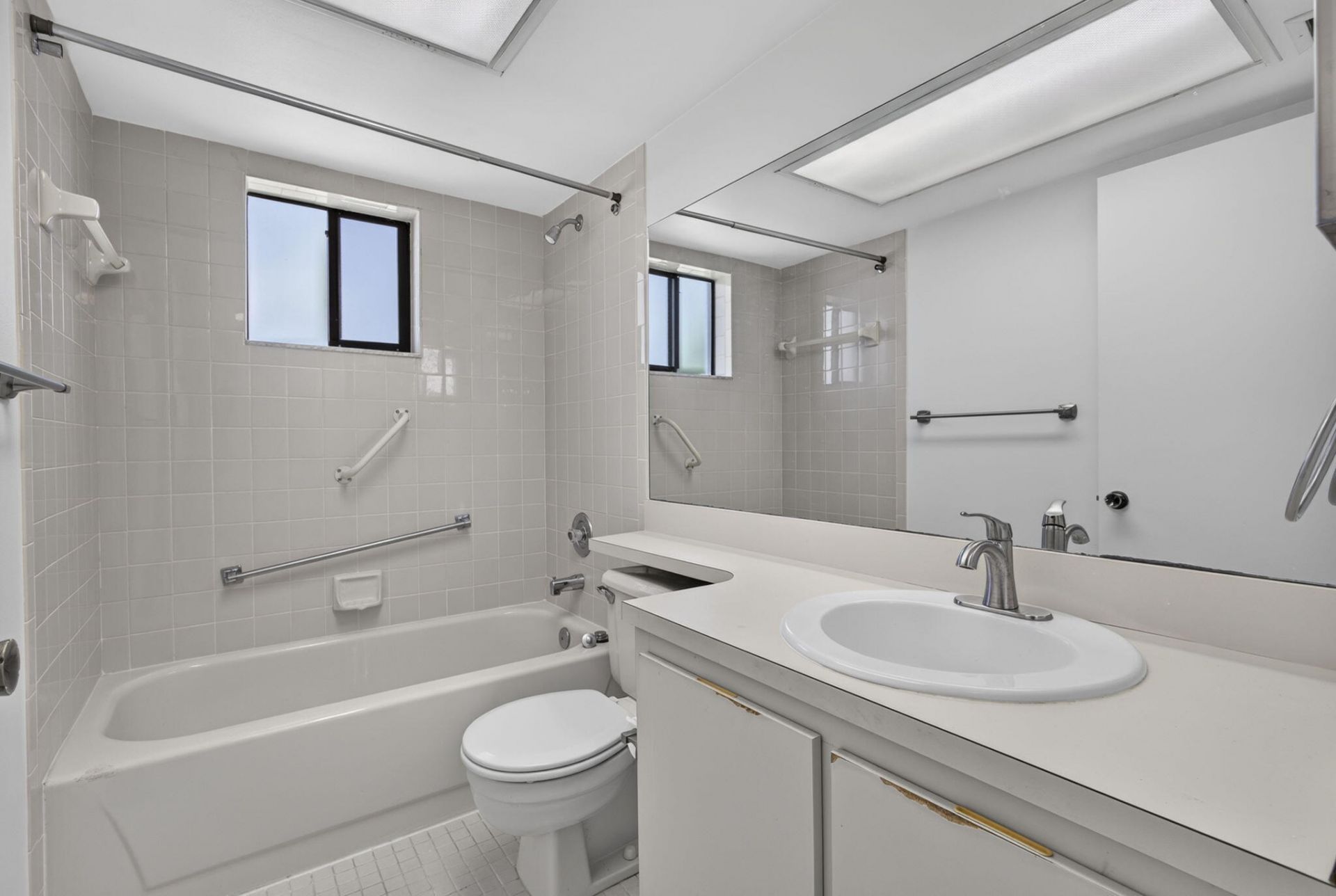 5340 Las Verdes Circle, Unit 307, Delray Beach, FL 33484 Photo