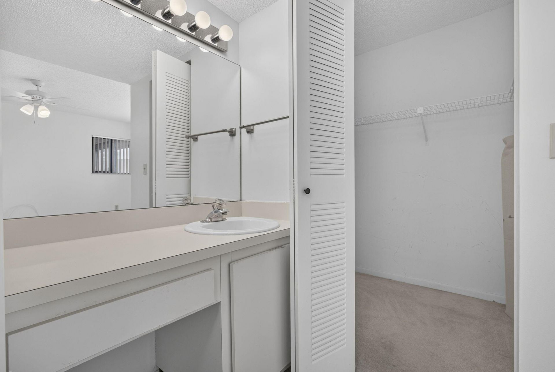 5340 Las Verdes Circle, Unit 307, Delray Beach, FL 33484 Photo