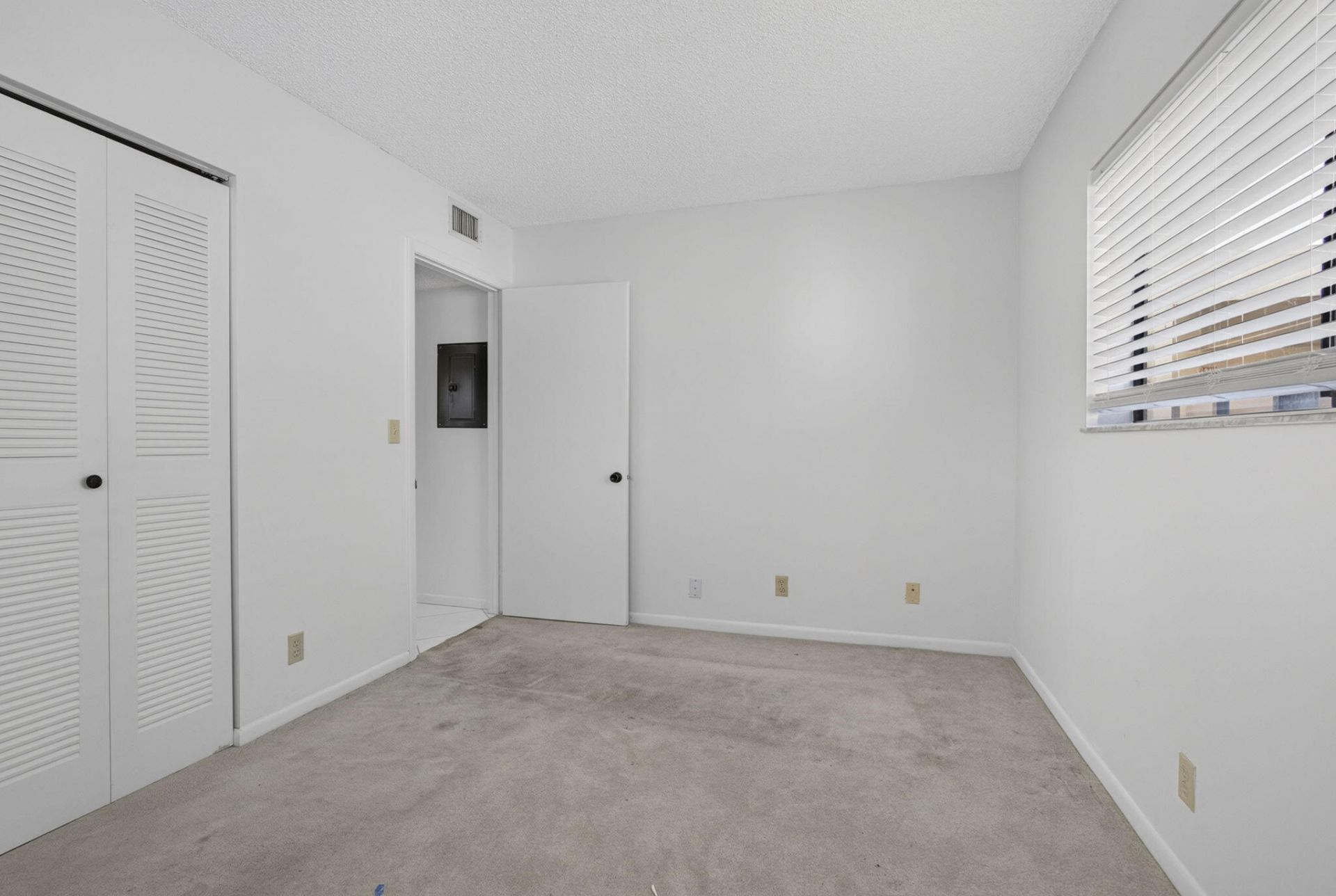 5340 Las Verdes Circle, Unit 307, Delray Beach, FL 33484 Photo