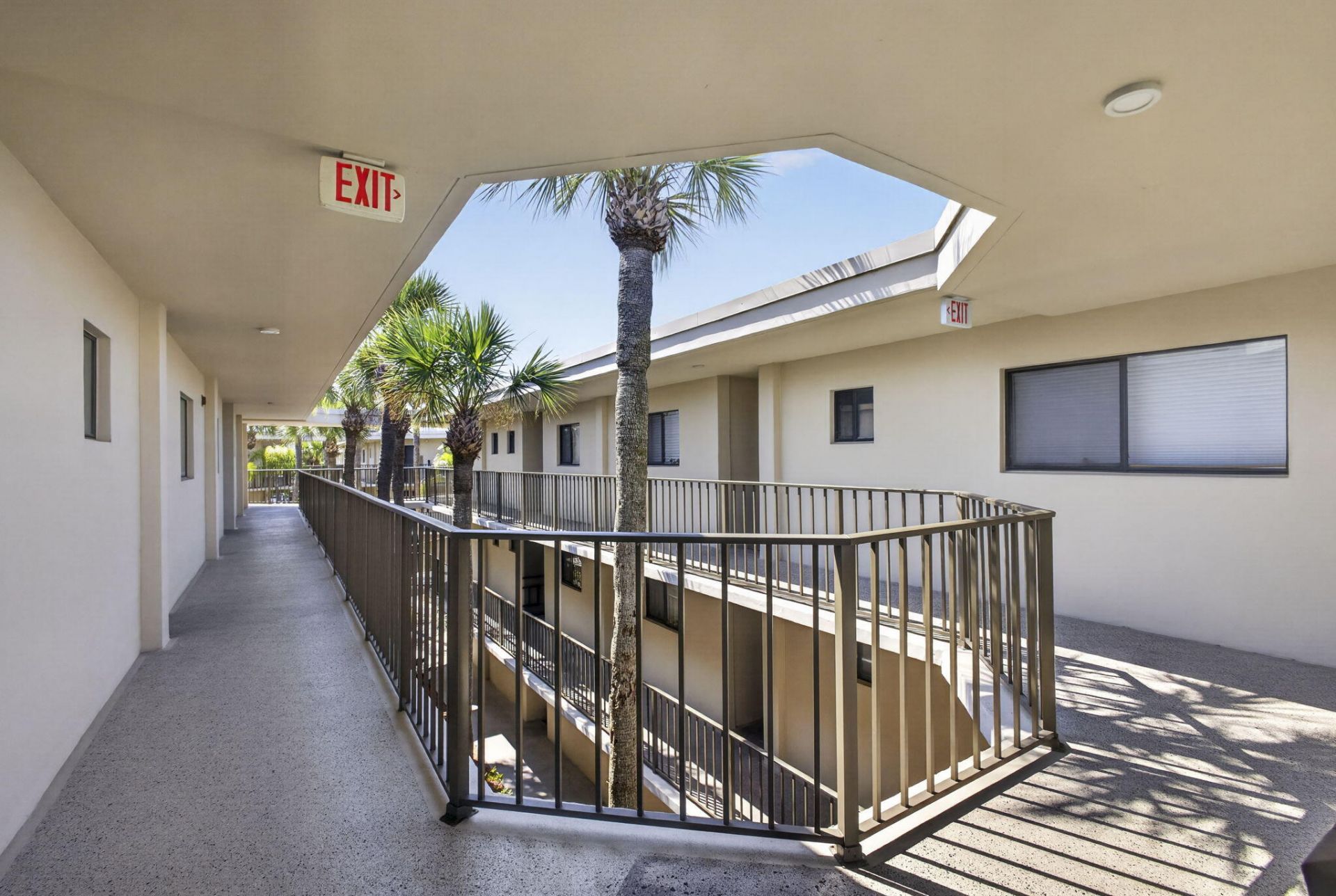 5340 Las Verdes Circle, Unit 307, Delray Beach, FL 33484 Photo