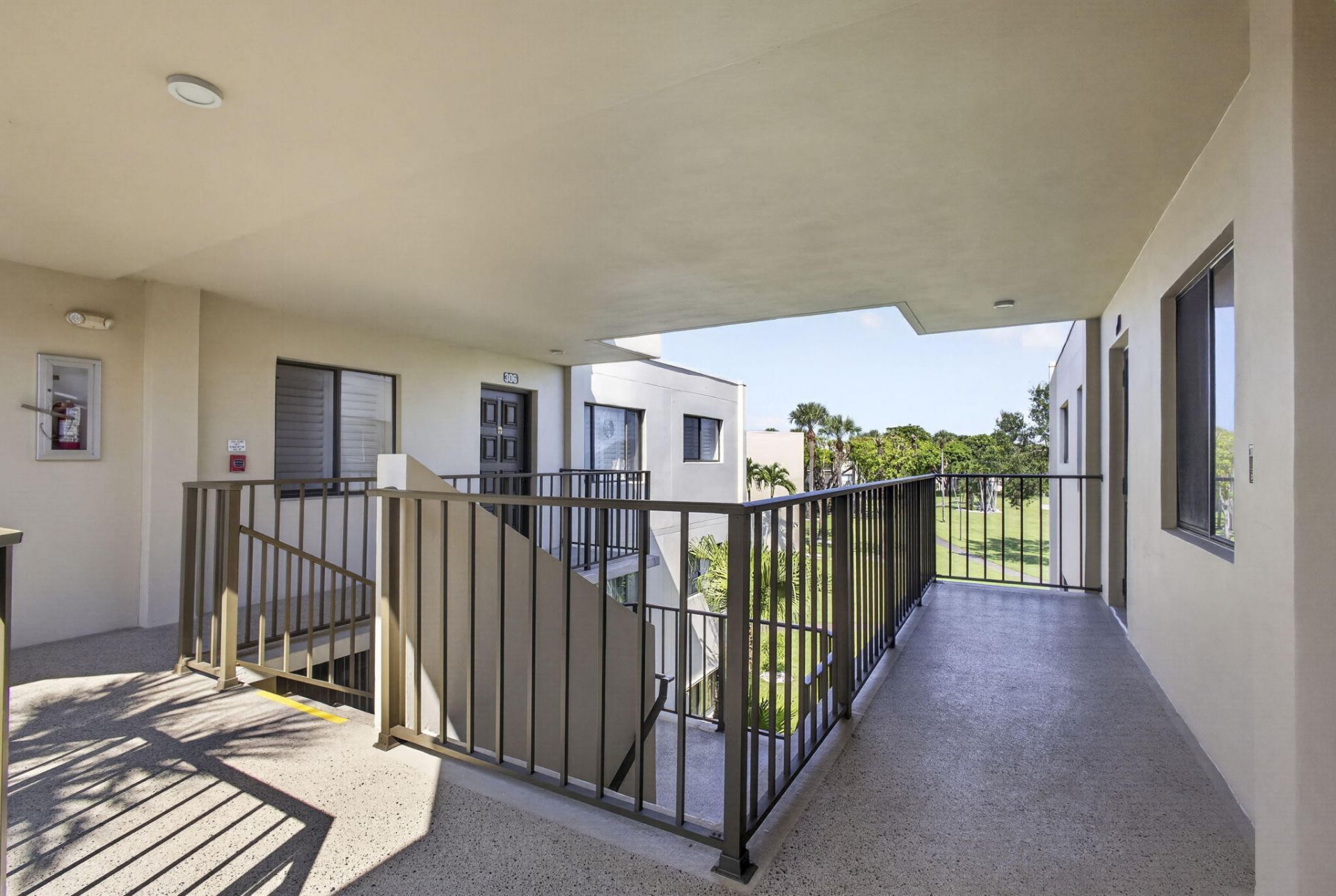 5340 Las Verdes Circle, Unit 307, Delray Beach, FL 33484 Photo