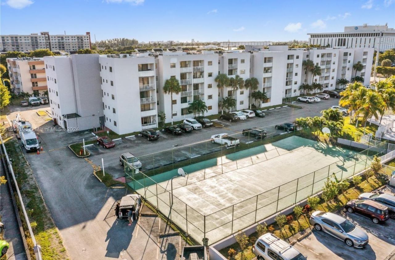 8145 NW 7th Street, Unit 208, Miami, FL 33126 Photo