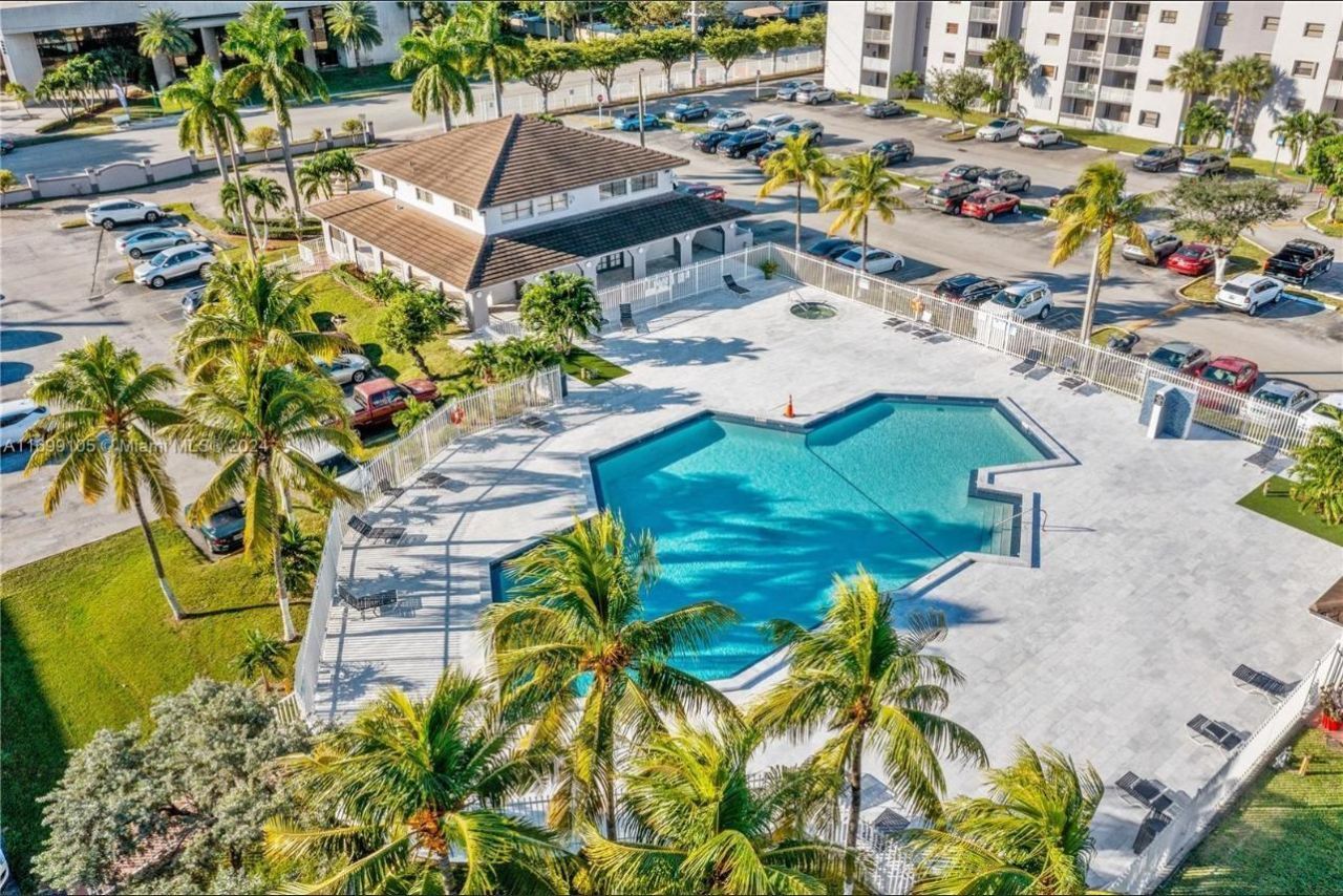 8145 NW 7th Street, Unit 208, Miami, FL 33126 Photo