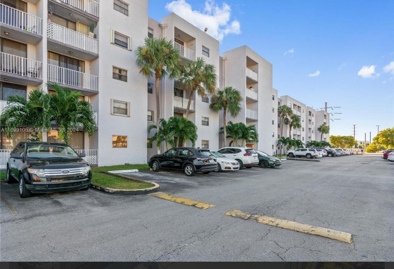 8145 NW 7th Street, Unit 208, Miami, FL 33126 Photo
