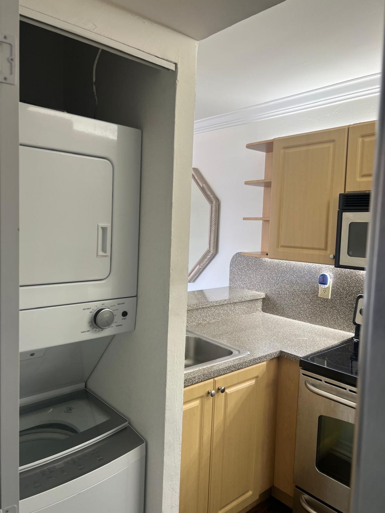 8145 NW 7th Street, Unit 208, Miami, FL 33126 Photo