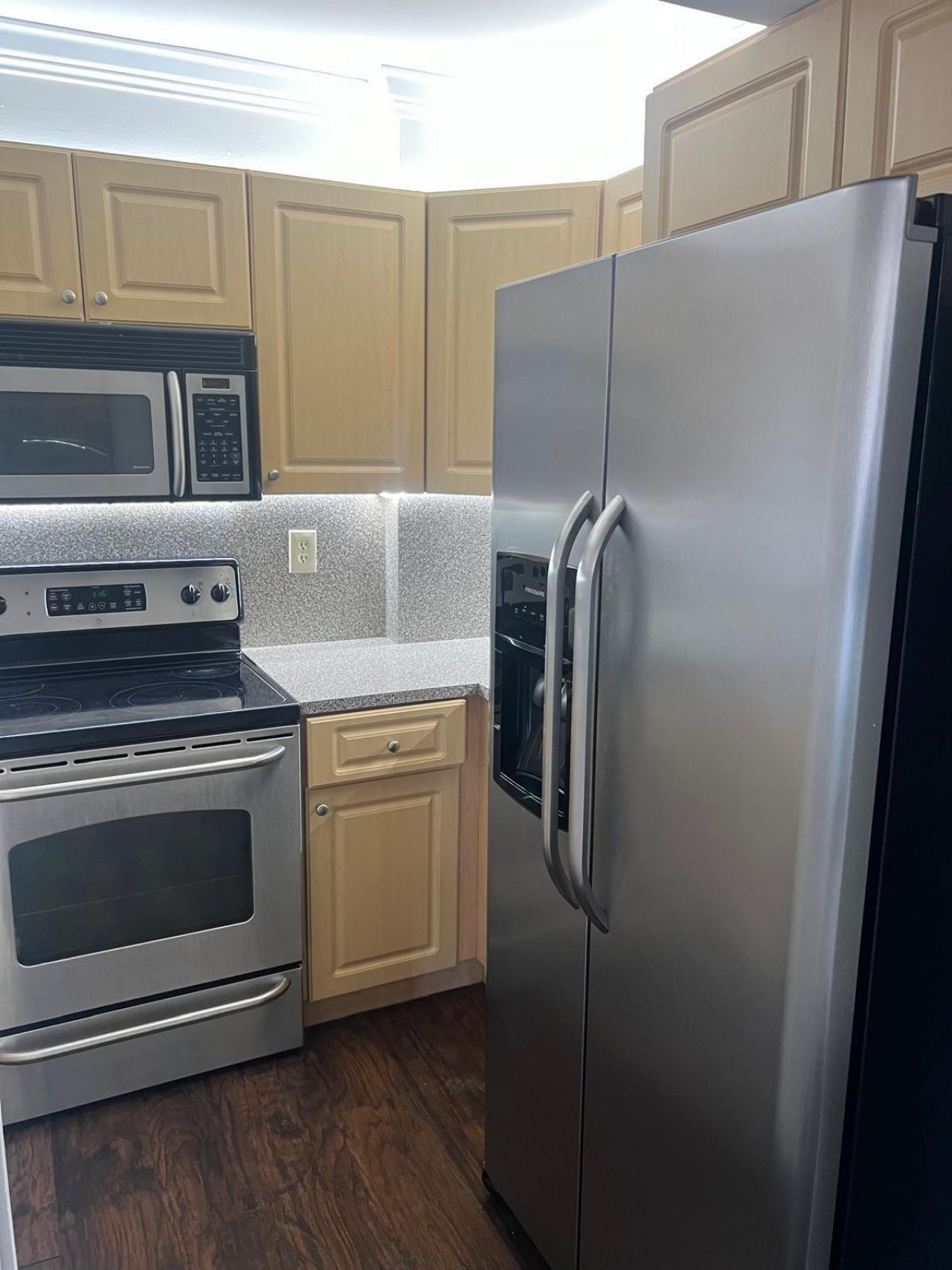 8145 NW 7th Street, Unit 208, Miami, FL 33126 Photo