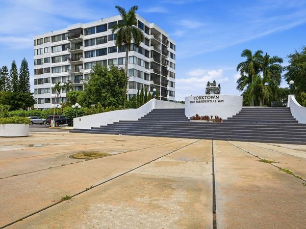 1500 Presidential Way, Unit 704, West Palm Beach, FL 33401