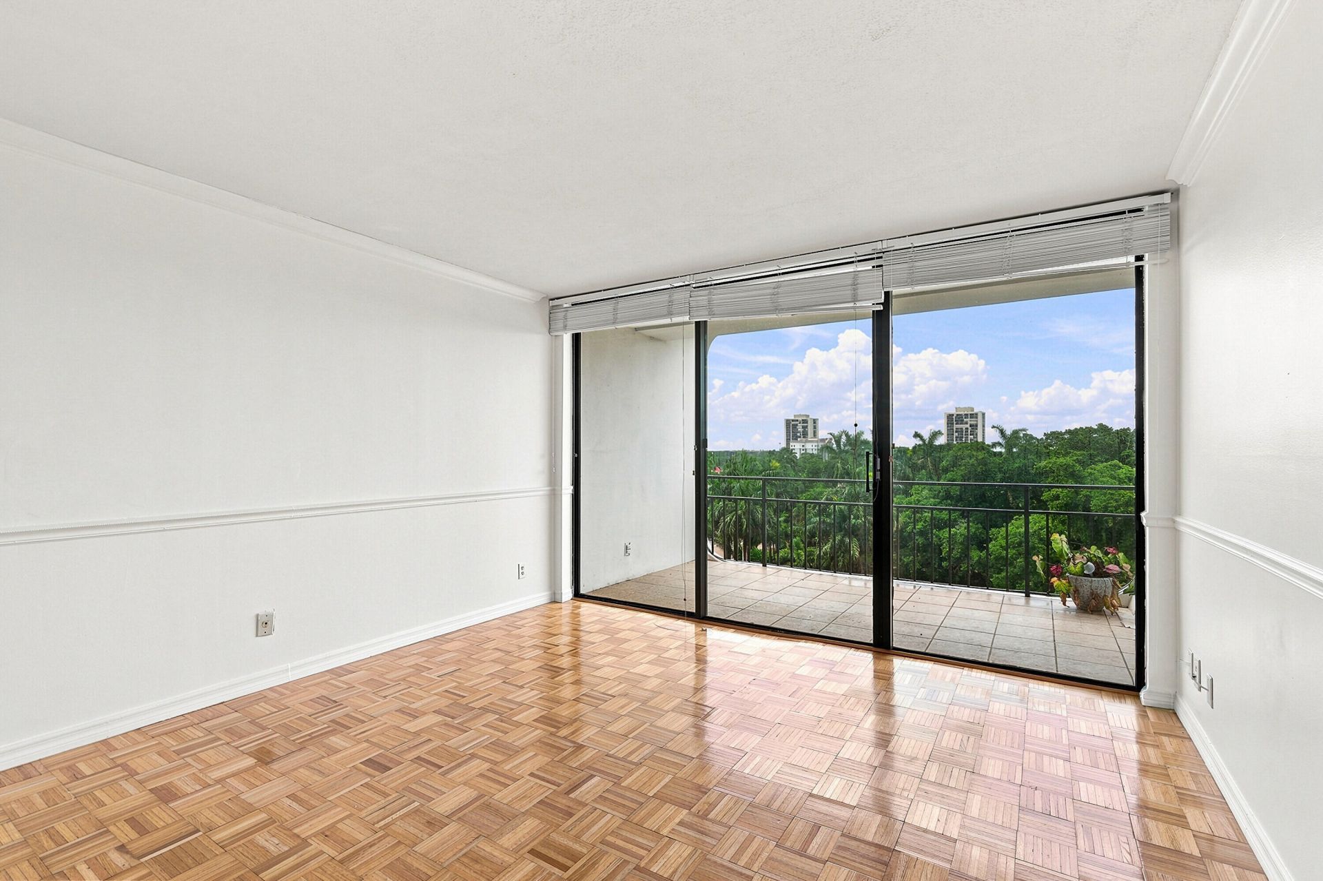1500 Presidential Way, Unit 704, West Palm Beach, FL 33401 Photo