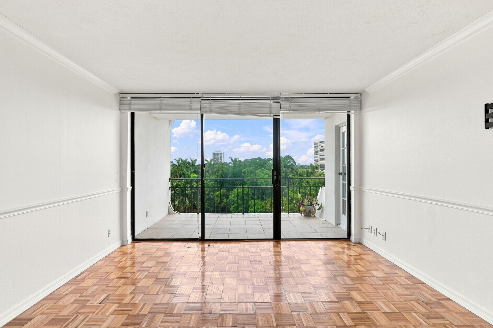 1500 Presidential Way, Unit 704, West Palm Beach, FL 33401 Photo