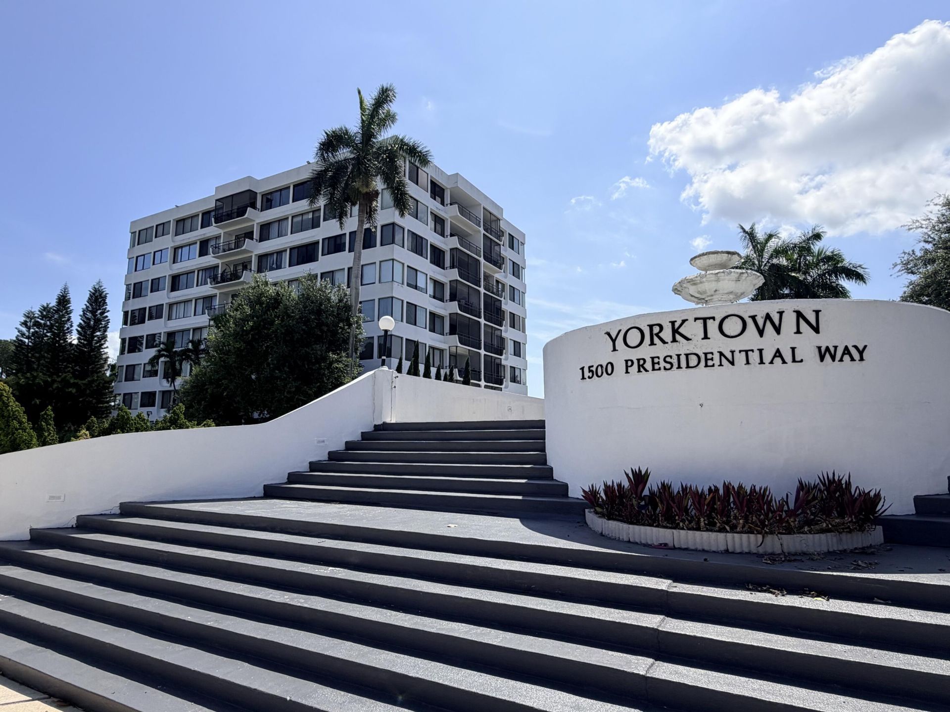 1500 Presidential Way, Unit 704, West Palm Beach, FL 33401 Photo