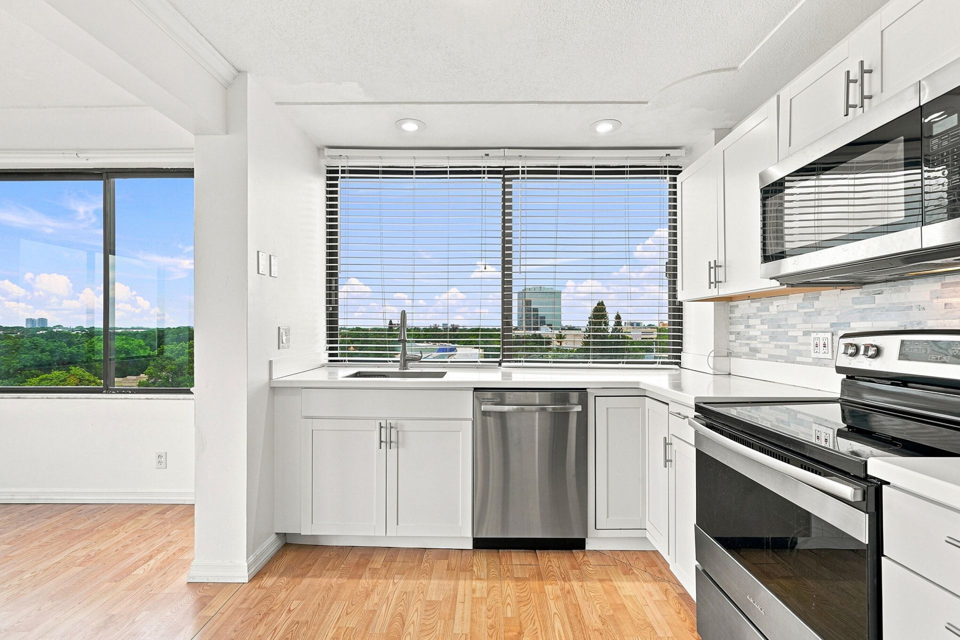 1500 Presidential Way, Unit 704, West Palm Beach, FL 33401 Photo
