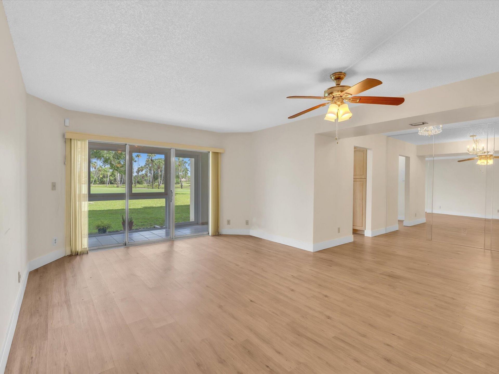 3959 Via Poinciana, Unit 104, Lake Worth, FL 33467 Photo