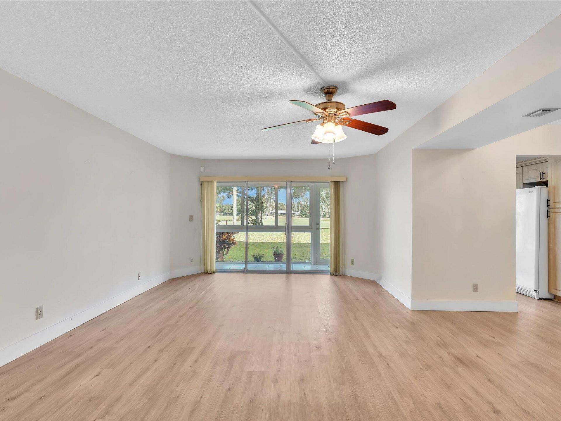 3959 Via Poinciana, Unit 104, Lake Worth, FL 33467 Photo
