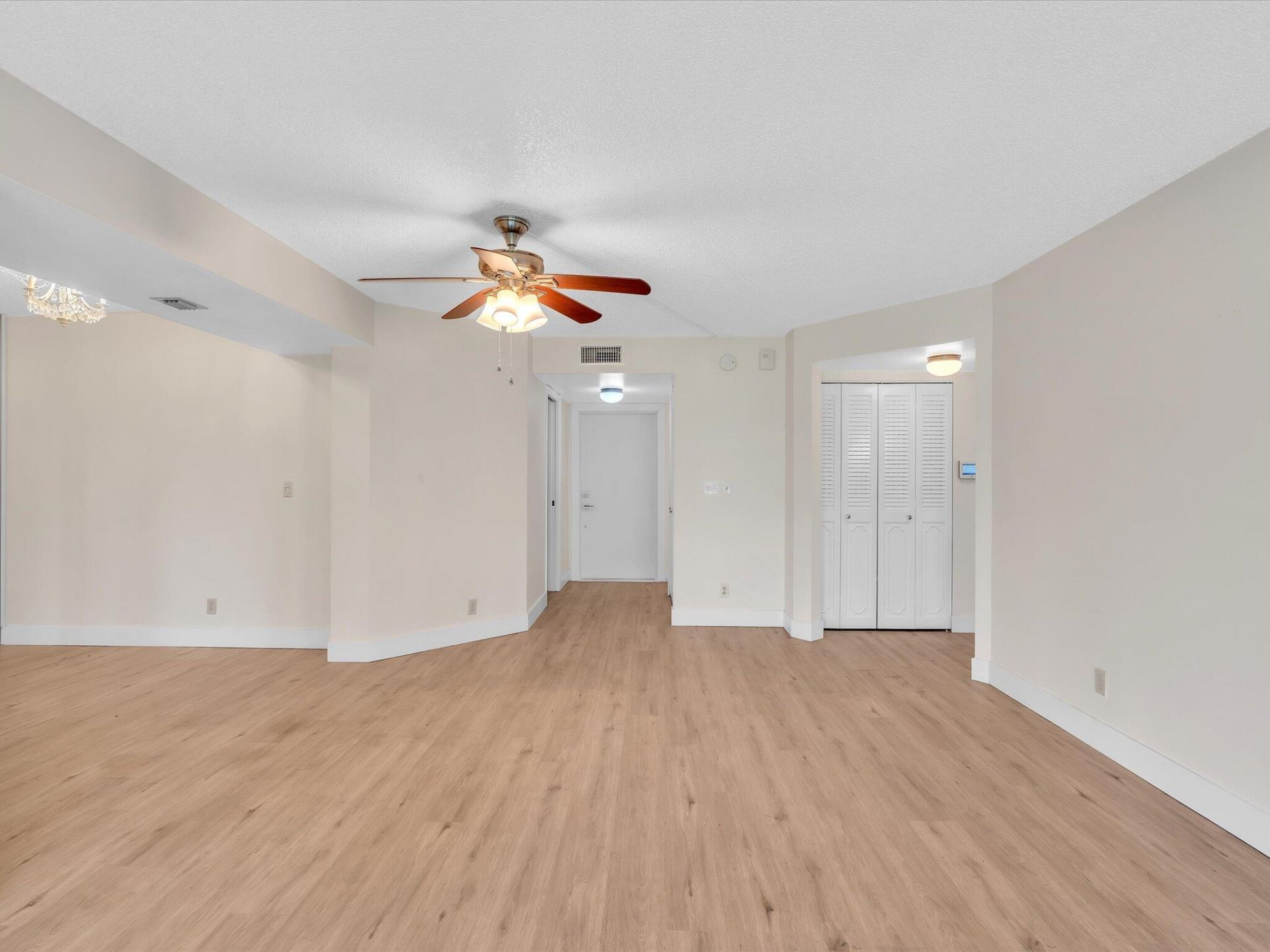 3959 Via Poinciana, Unit 104, Lake Worth, FL 33467 Photo