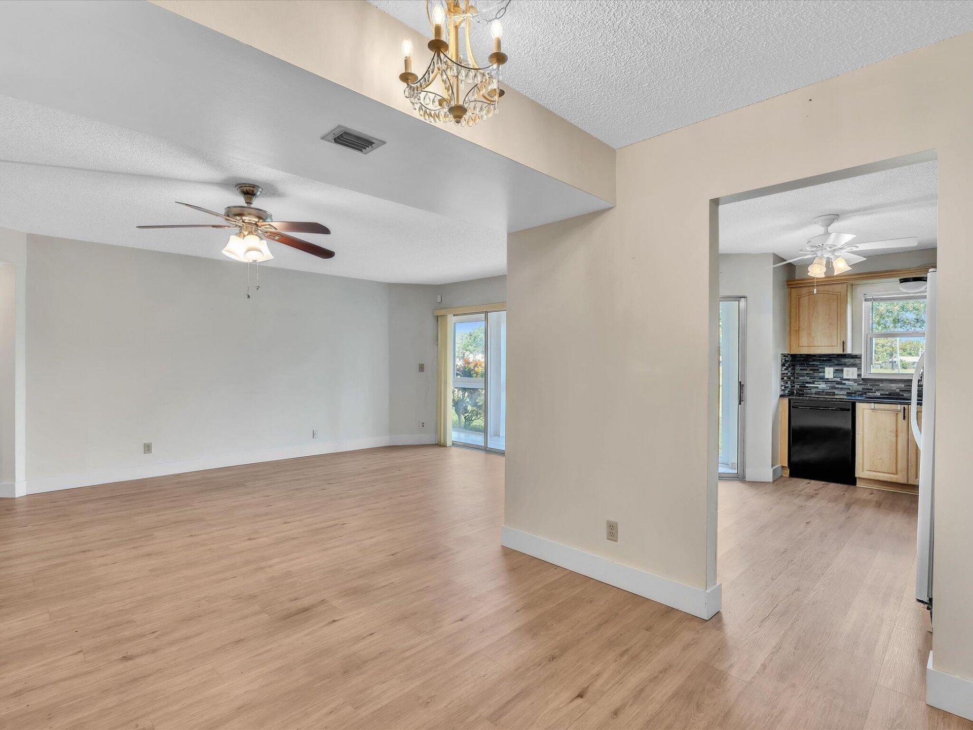 3959 Via Poinciana, Unit 104, Lake Worth, FL 33467 Photo