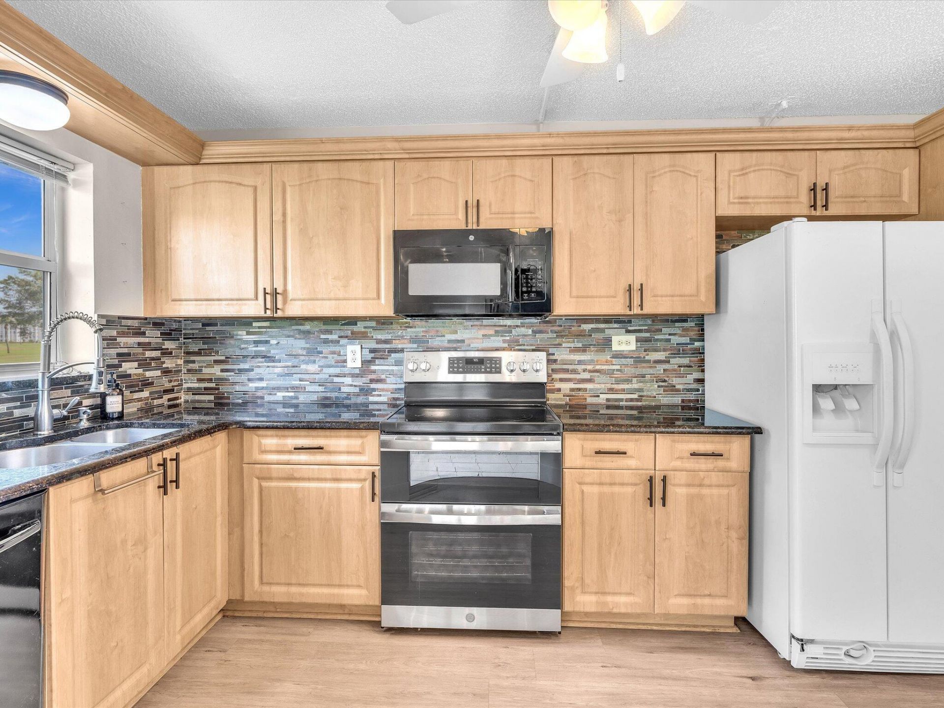 3959 Via Poinciana, Unit 104, Lake Worth, FL 33467 Photo