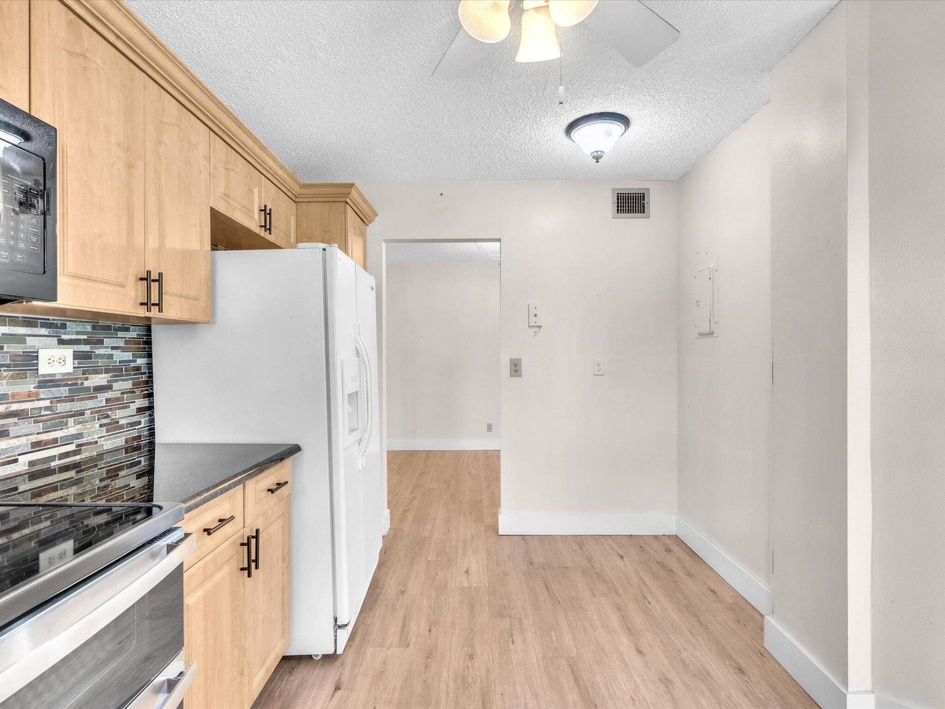 3959 Via Poinciana, Unit 104, Lake Worth, FL 33467 Photo