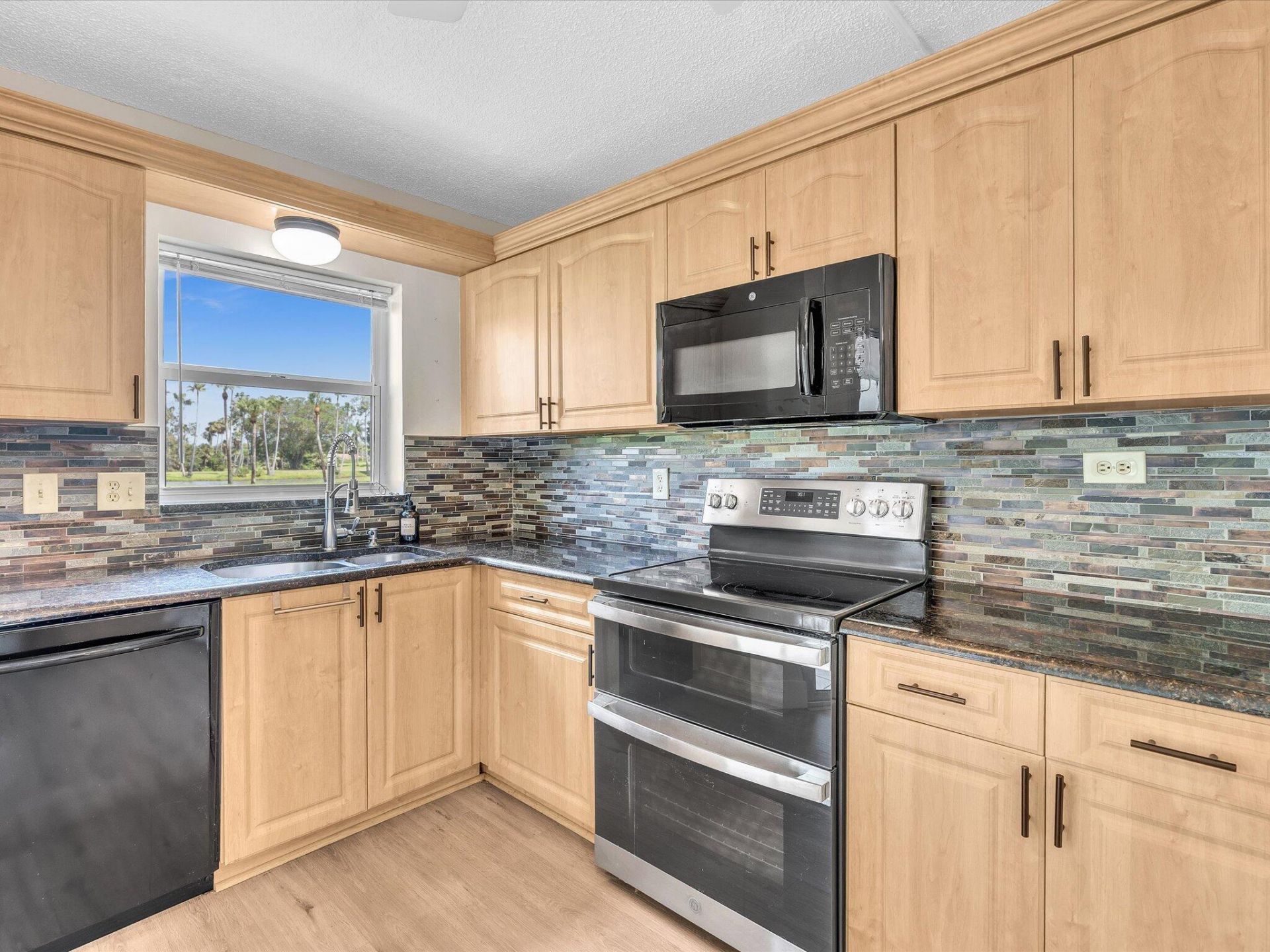 3959 Via Poinciana, Unit 104, Lake Worth, FL 33467 Photo