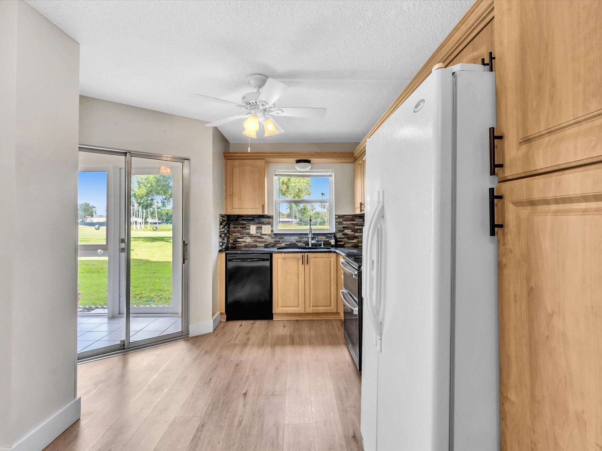 3959 Via Poinciana, Unit 104, Lake Worth, FL 33467 Photo