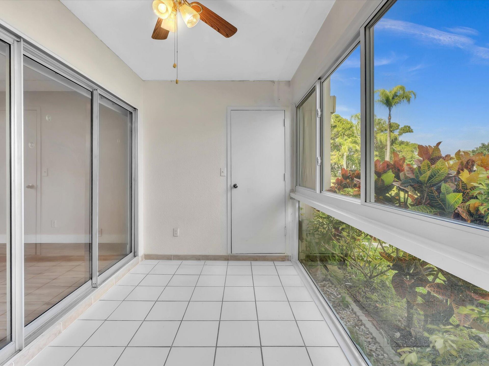 3959 Via Poinciana, Unit 104, Lake Worth, FL 33467 Photo