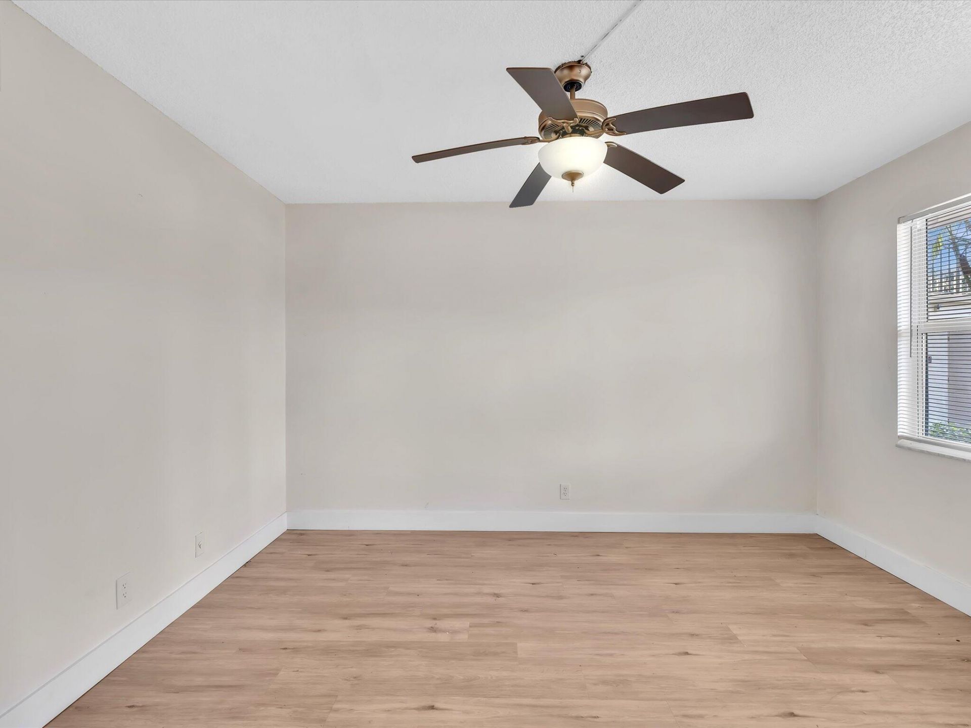 3959 Via Poinciana, Unit 104, Lake Worth, FL 33467 Photo