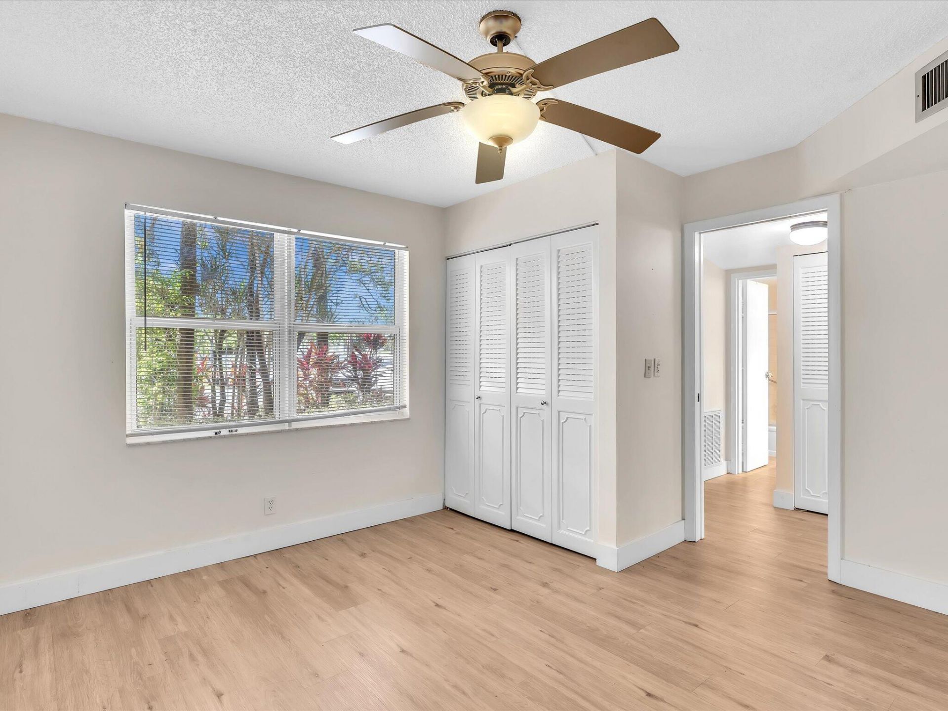 3959 Via Poinciana, Unit 104, Lake Worth, FL 33467 Photo
