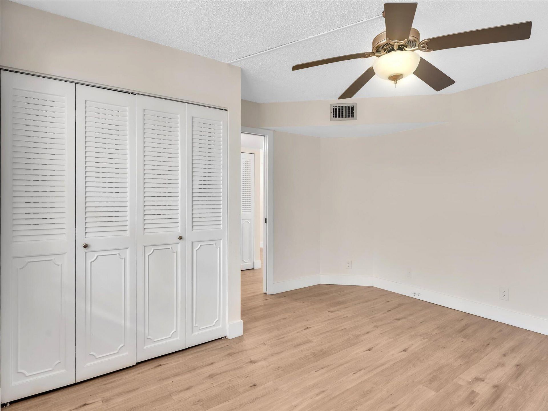 3959 Via Poinciana, Unit 104, Lake Worth, FL 33467 Photo