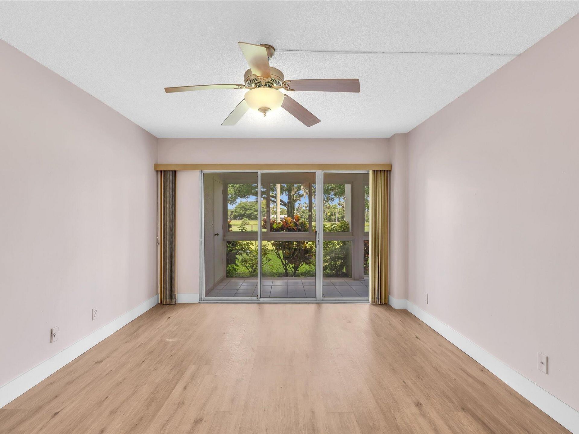 3959 Via Poinciana, Unit 104, Lake Worth, FL 33467 Photo