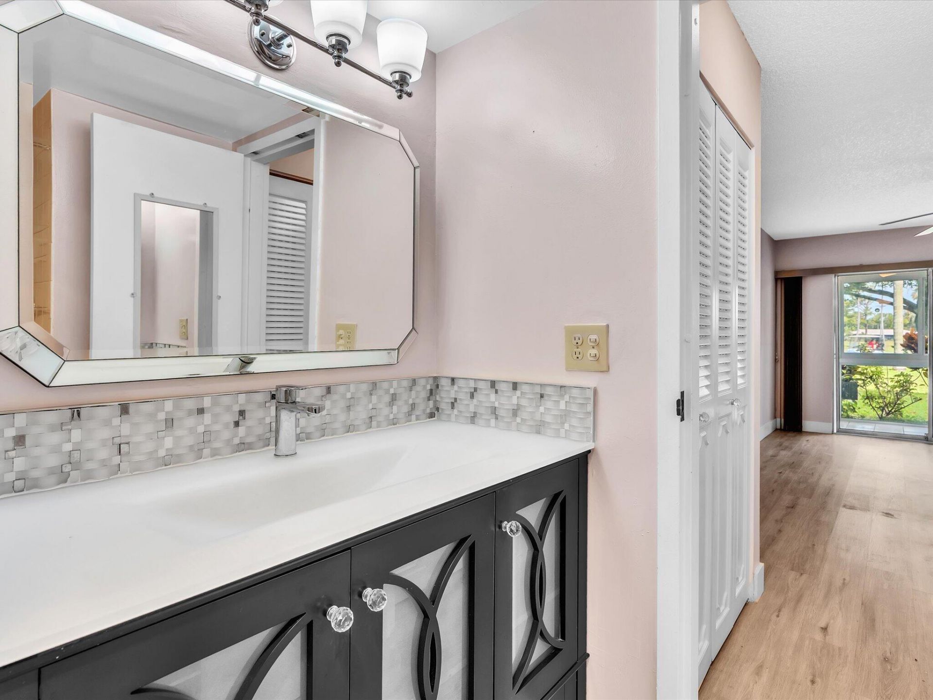 3959 Via Poinciana, Unit 104, Lake Worth, FL 33467 Photo