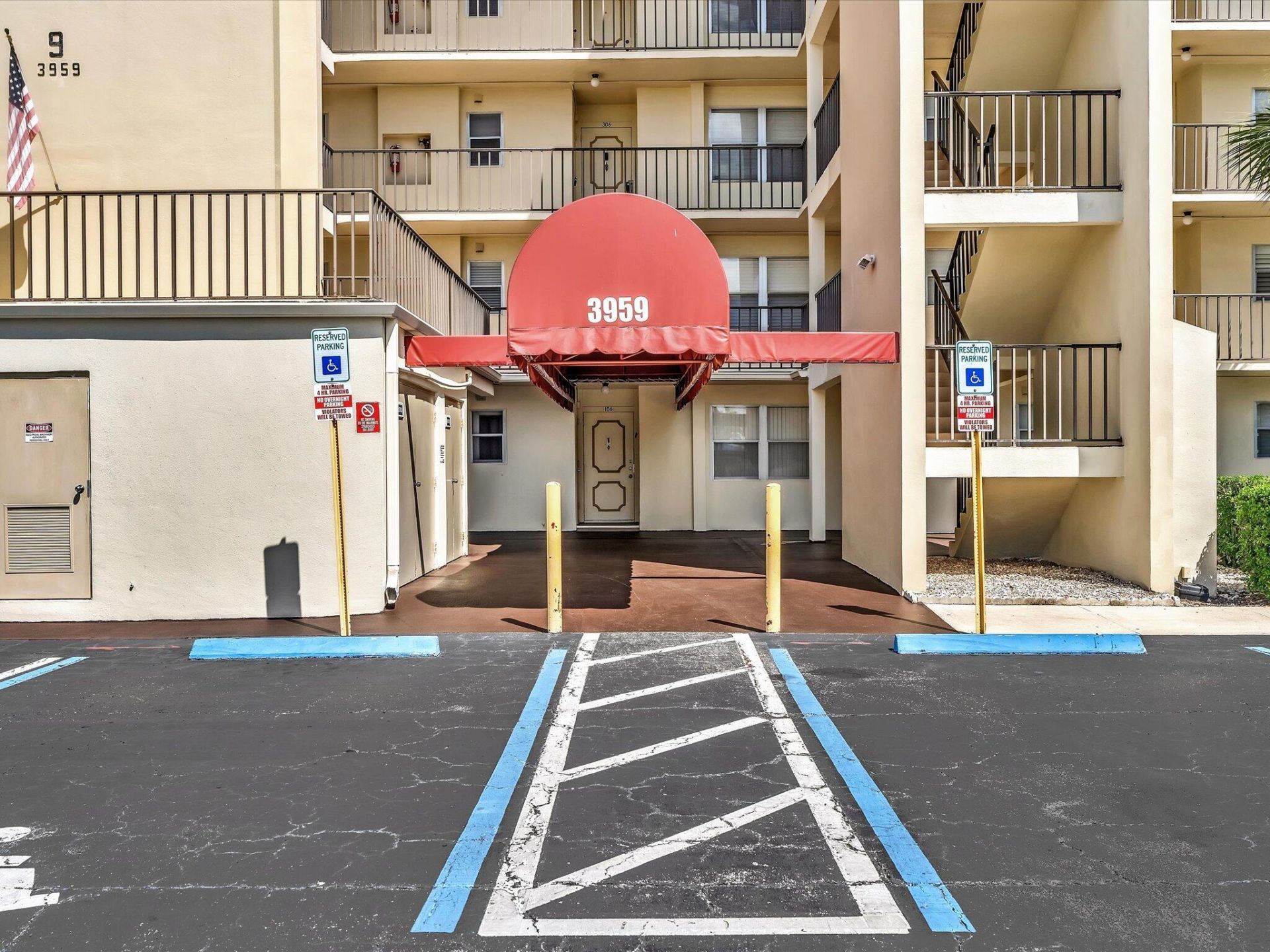 3959 Via Poinciana, Unit 104, Lake Worth, FL 33467 Photo
