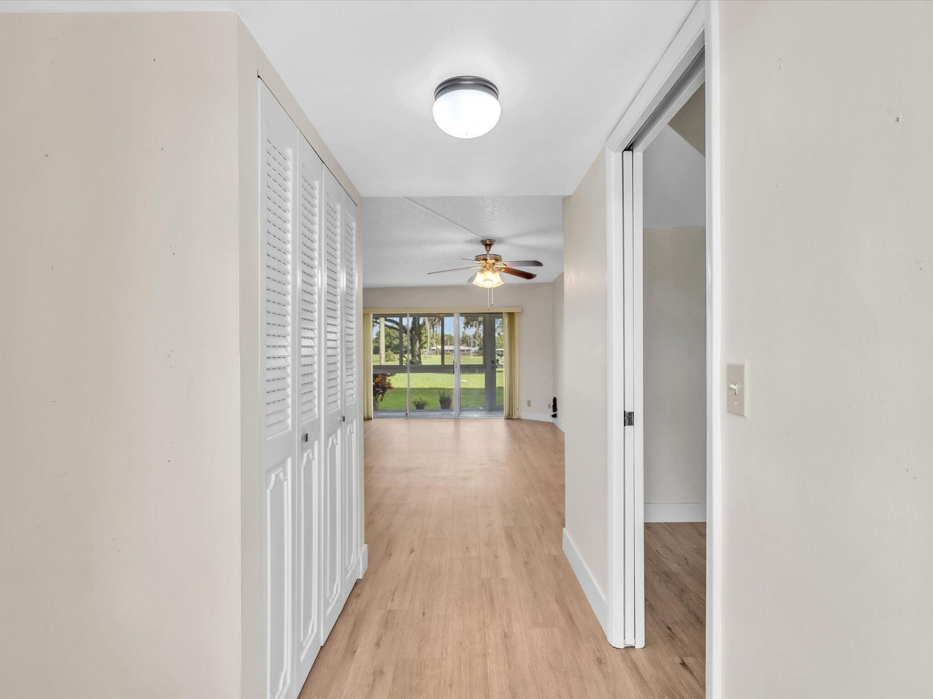 3959 Via Poinciana, Unit 104, Lake Worth, FL 33467 Photo